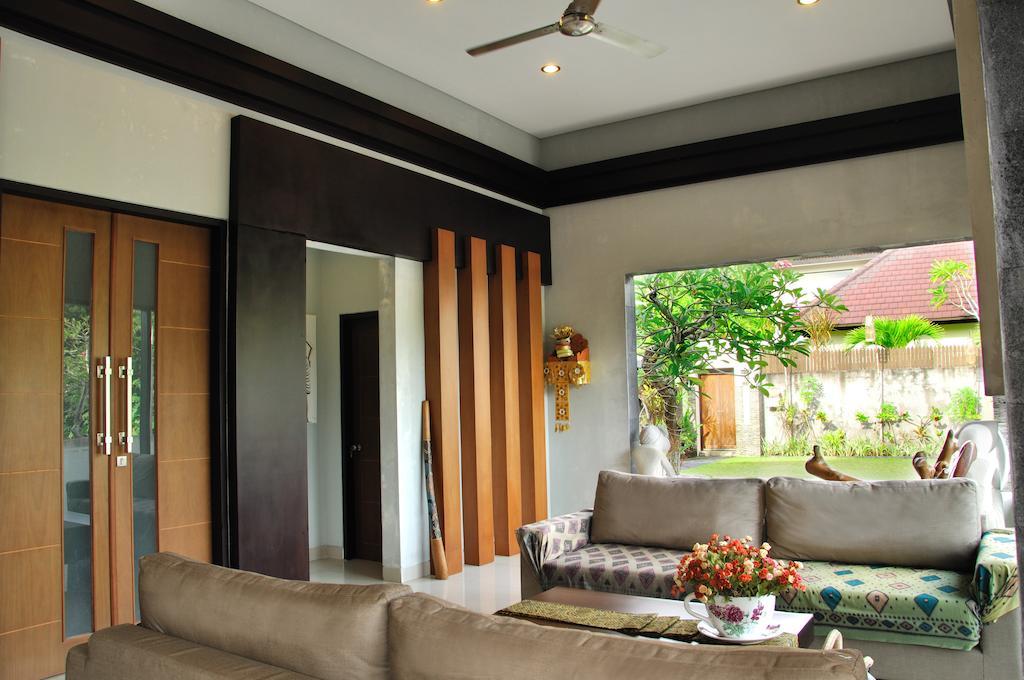 M Two Villas Seminyak Buitenkant foto