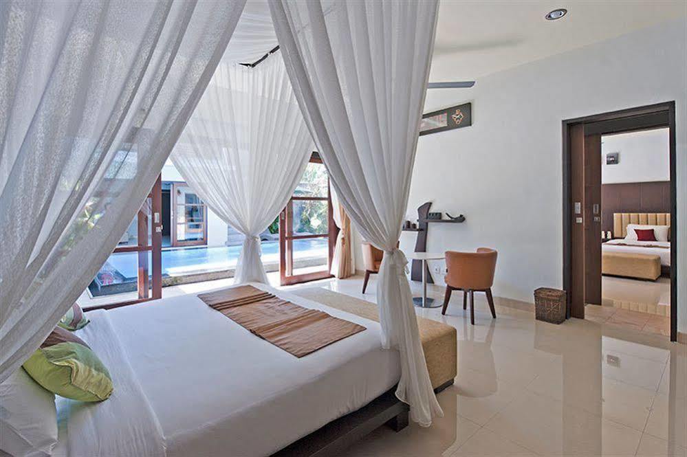 M Two Villas Seminyak Buitenkant foto