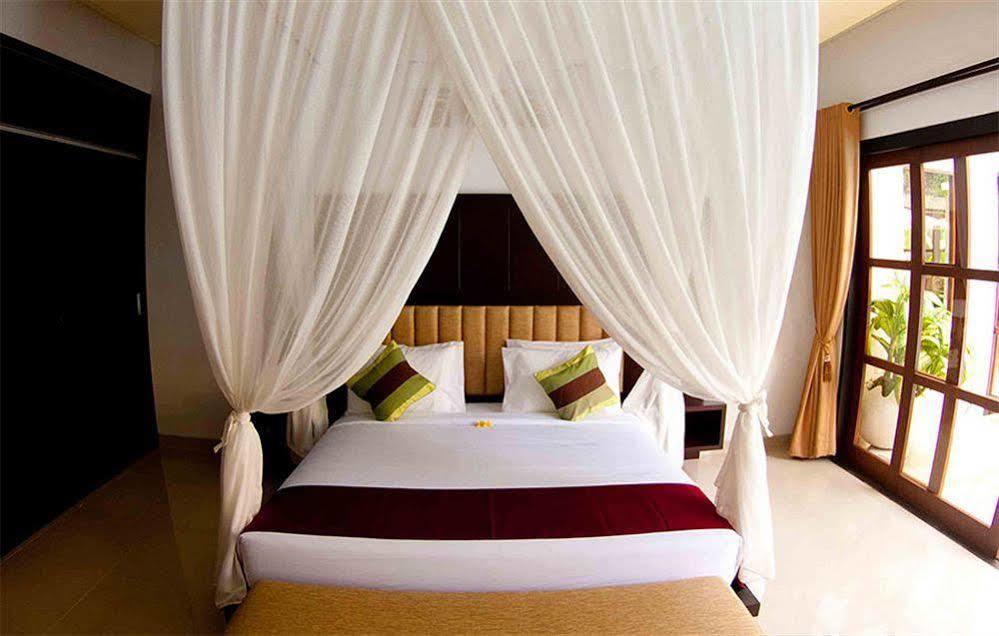 M Two Villas Seminyak Buitenkant foto