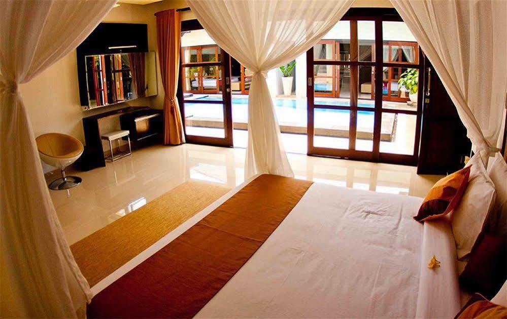 M Two Villas Seminyak Buitenkant foto