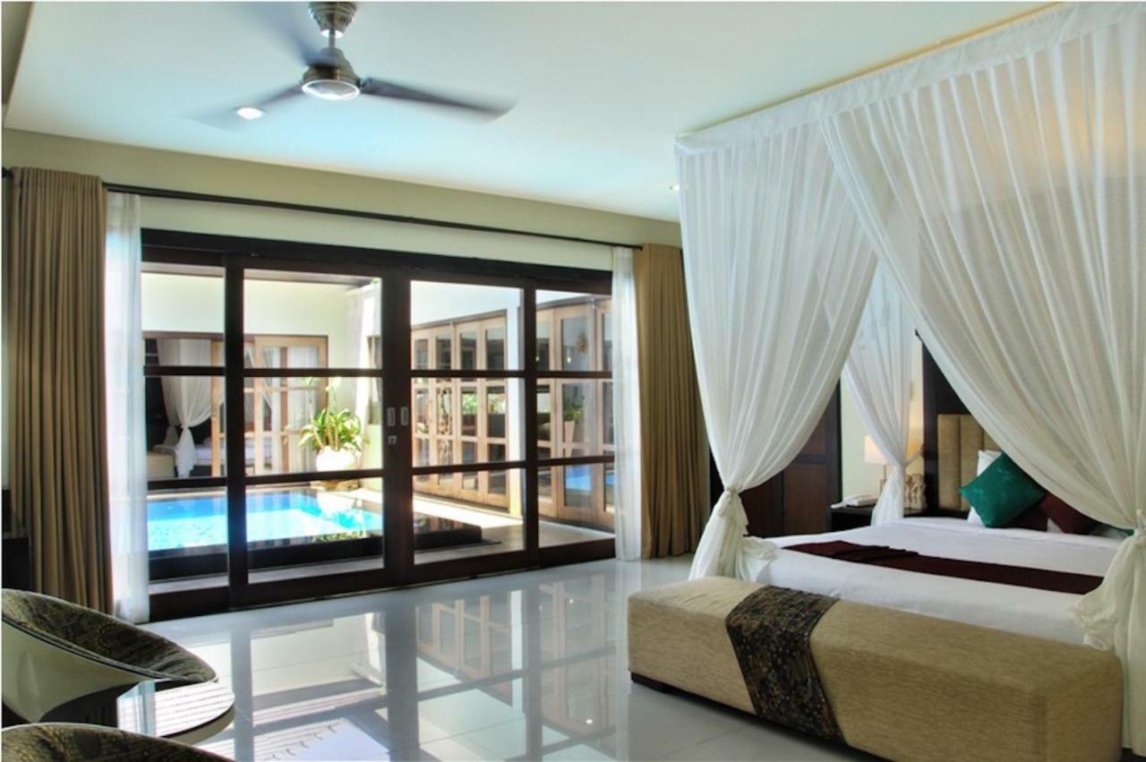 M Two Villas Seminyak Buitenkant foto
