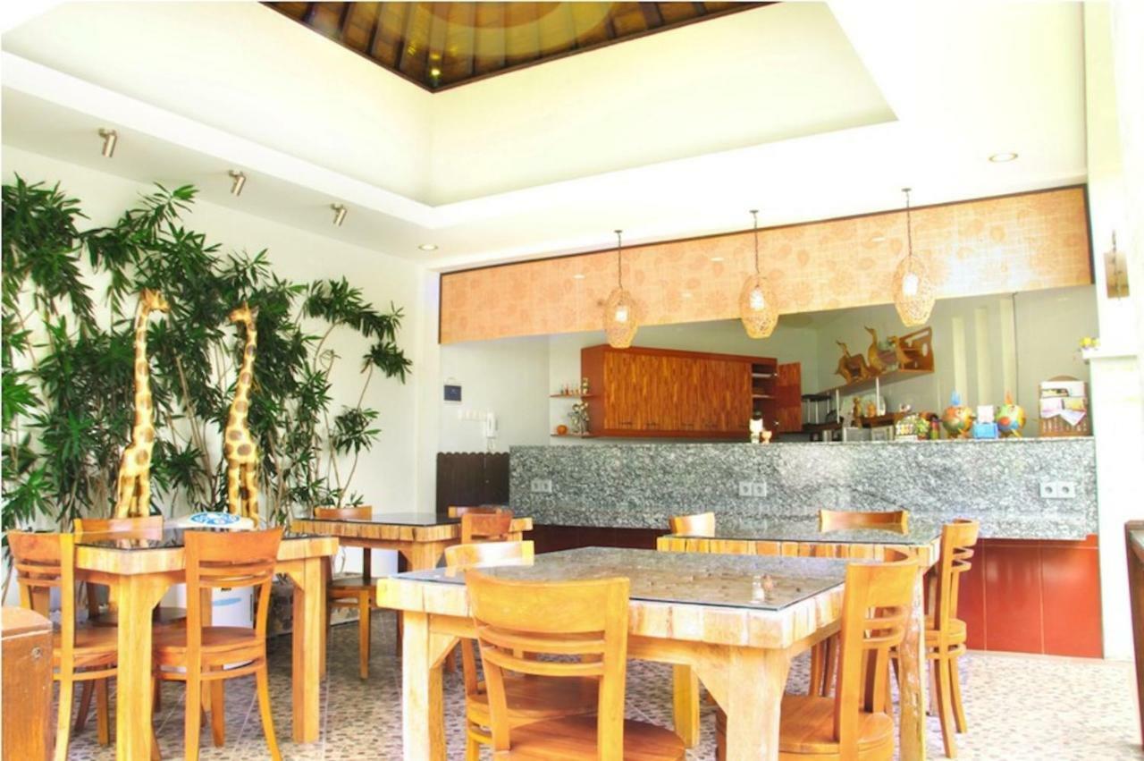 M Two Villas Seminyak Buitenkant foto